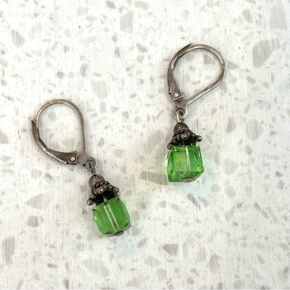 Peridot Swarovski Crystal Cube 925 Sterling Silver Earrings August Birthday - Picture 6 of 6